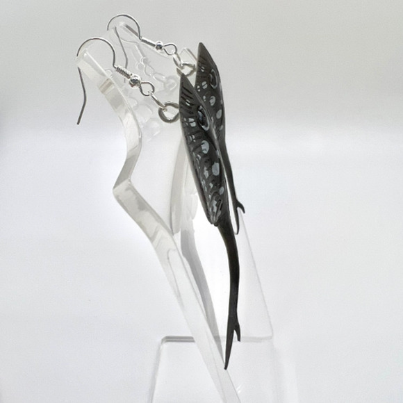 Stingray Earrings - Ocean Animal Earrings - Beach Earrings - Teacher Earrings - Picture 3 of 9
